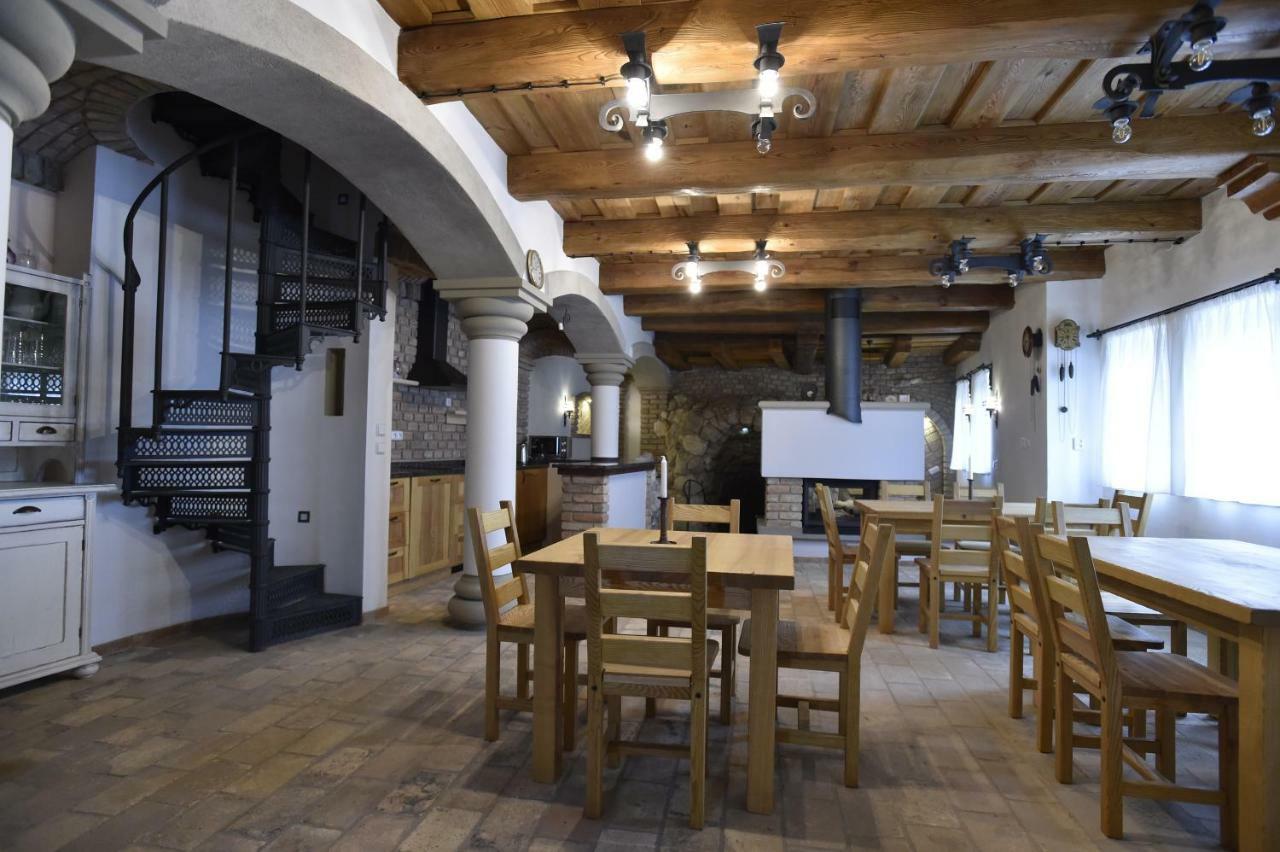 Penzion Dobré časy Valtice Extérieur photo